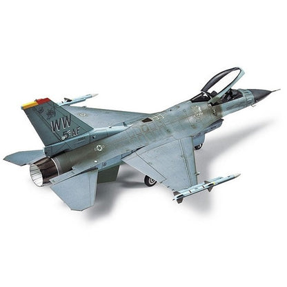 Tamiya 1/72 F-16CJ Fighting Falcon Model Kit