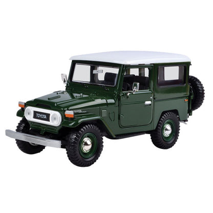 Platinum Collection - 1:24 Scale Toyota FJ 40 (Hard Top)