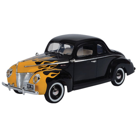 Timeless Legends - 1:18 Scale 1940 Ford Deluxe [Black]