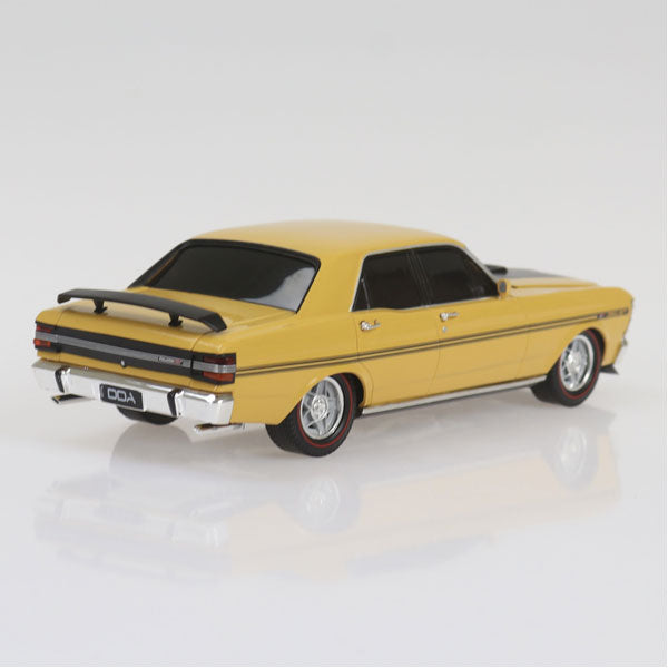 1:24 Yellow Ochre Ford XY GTHO Spectra Rides Light Up - Plastic