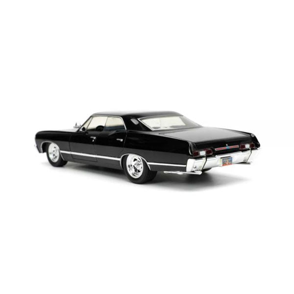 Supernatural - 1967 Dean Winchester with Chevy Impala SS Sport Sedan 1:24 Scale Hollywood Ride